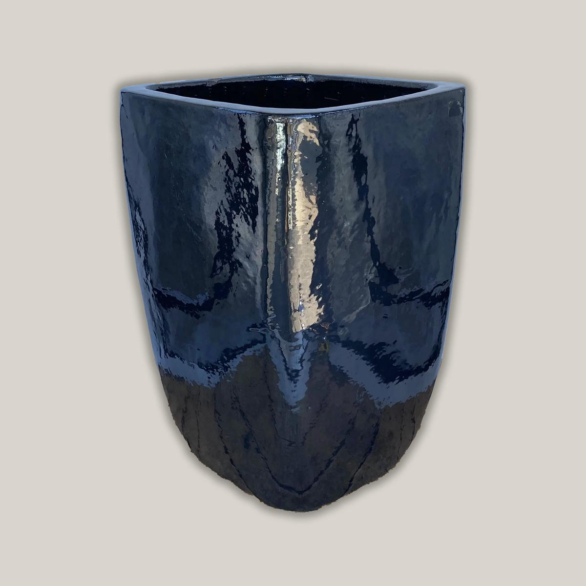 8107N15 8211 Shiny Black Milan Rounded Edge Square Ceramic Pot 8211 208221 x 208221 x 298221 Shiny Black