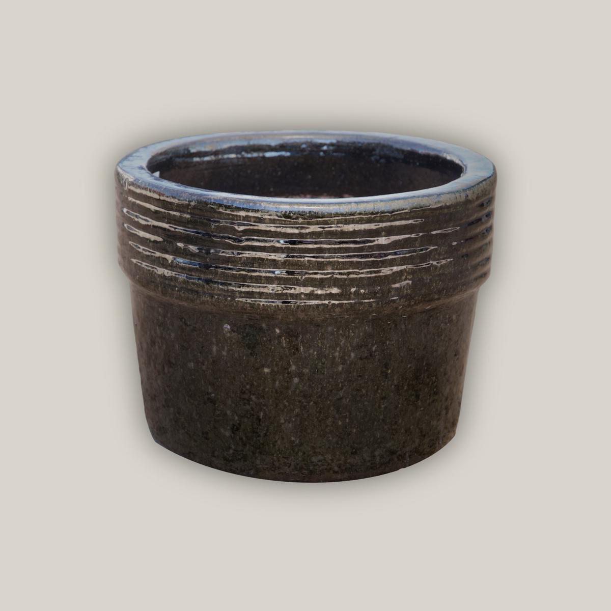 9086C13A- Mirror Black Lined Rim Round Ceramic Planter 8211 168221 x 168221 x 138221 Mirror Black