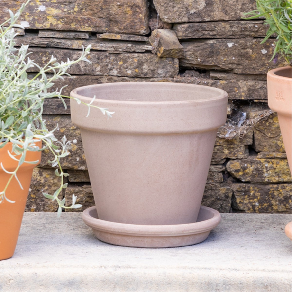 Vulcano Earthen Terracotta Pot