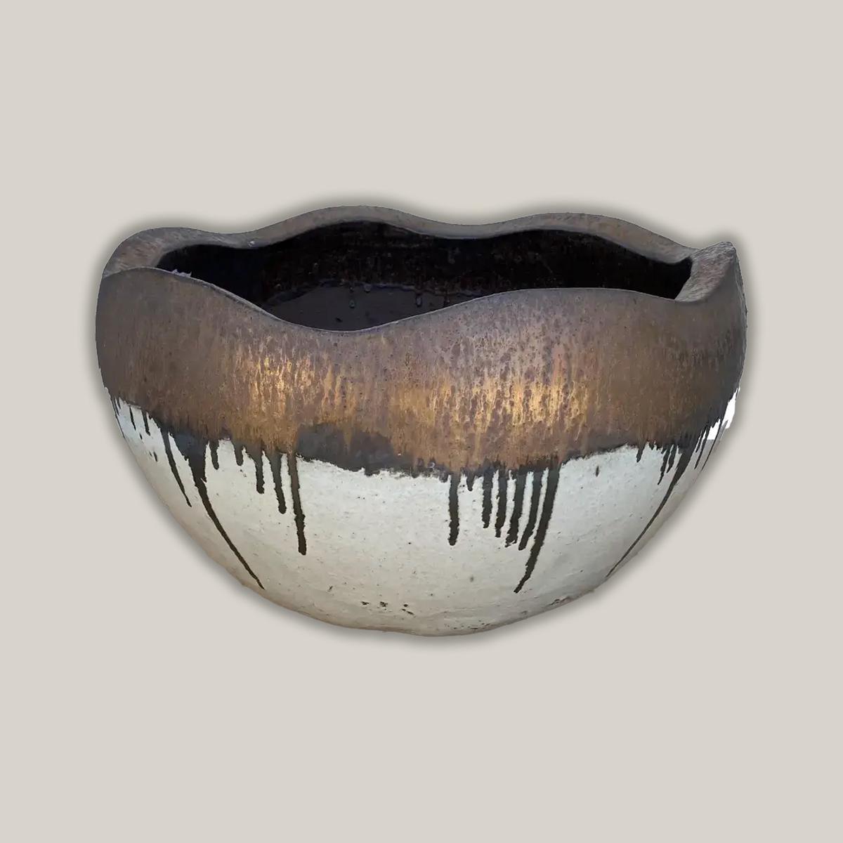 8141S71 - Heavy Metal/White Dragon Wavy Rim Low Bowl - 17" x 17" x 10" - Heavy Metal/White