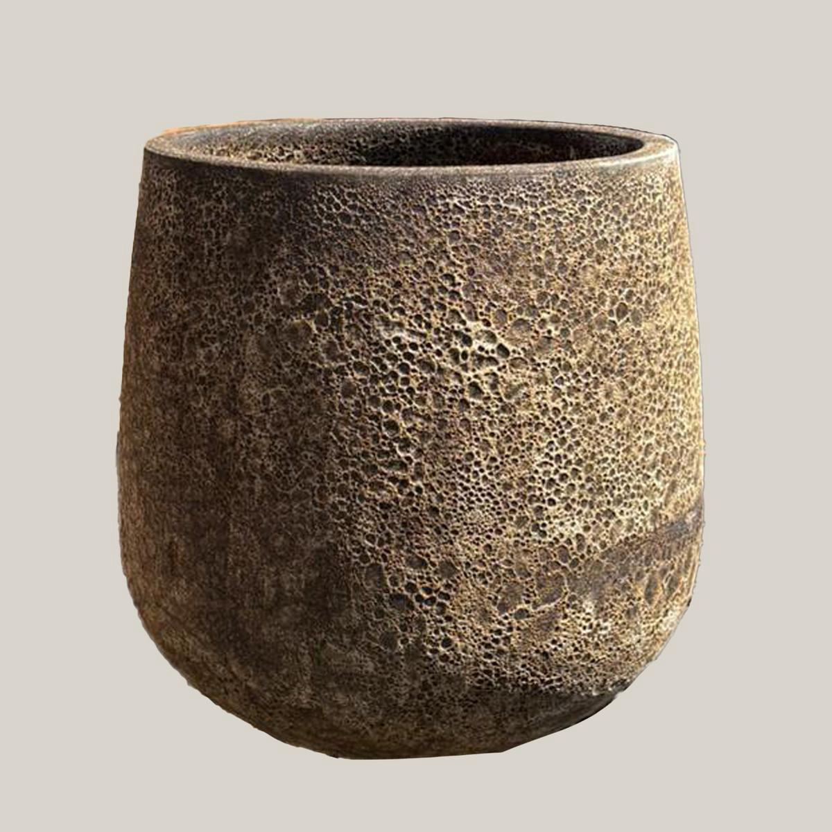 6136H84 8211 Foam Grey Curved Planter